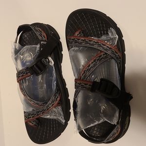 Chaco men's Zvolv 2 sandals size 8
